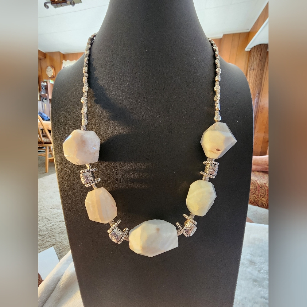STUNNING Faceted White Agate & Silver-Tone Beaded Statement Necklace